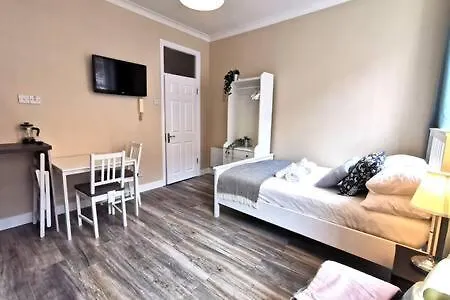 Cosy Central Studio Off Oconnell Fast Wifi Dublin 0*,  Ireland